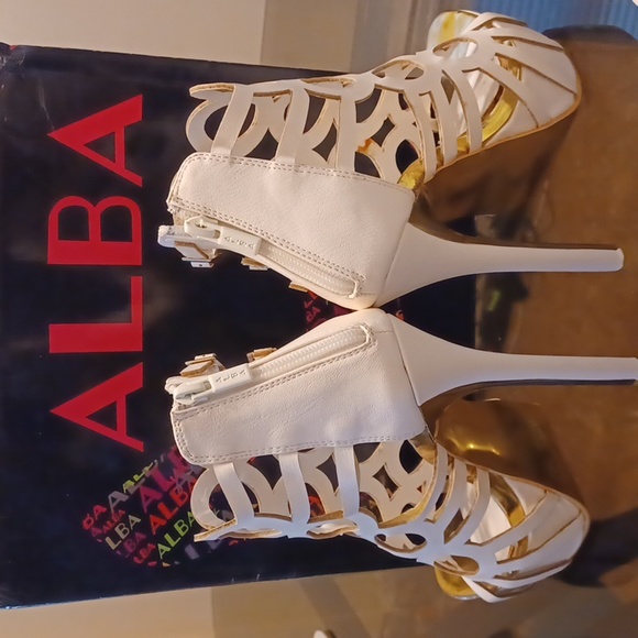 Alba Alice Off White/ (Creme) Cut Out High Heel Peep Toe Pump sizes  8.5 - Picture 3 of 4